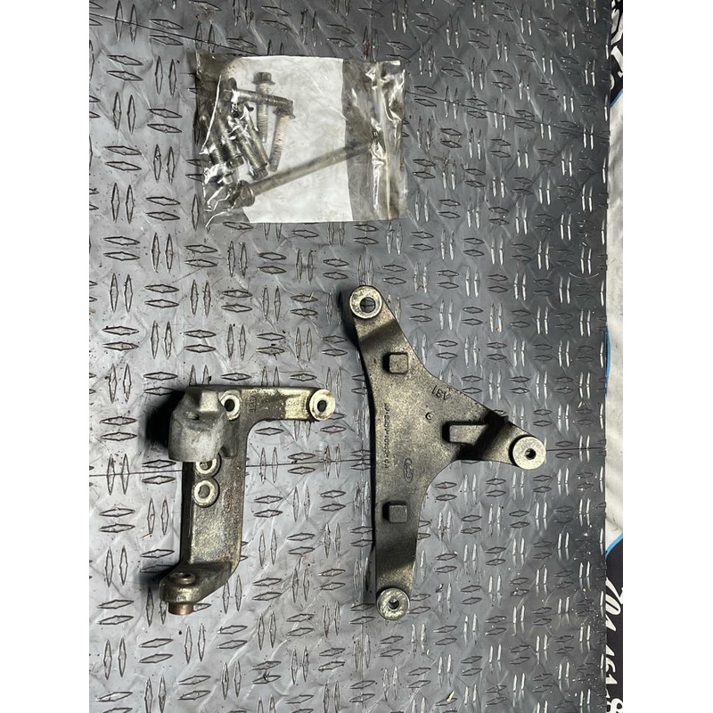 2003-04 Ford Mustang SVT Cobra OEM Alternator Brackets 272