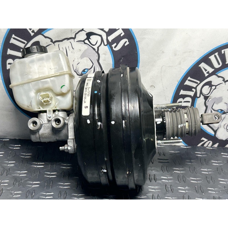 2013-14 Ford Mustang GT Brake Booster Master Cylinder A/T 259