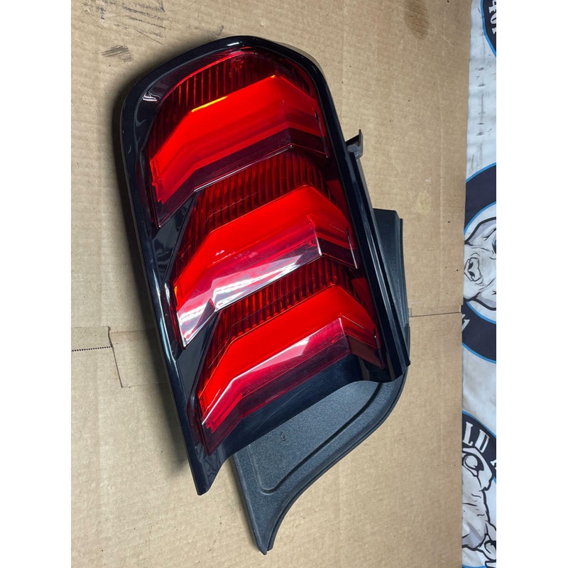 2018-23 Ford Mustang GT Driver LH Tail Light Assembly 194