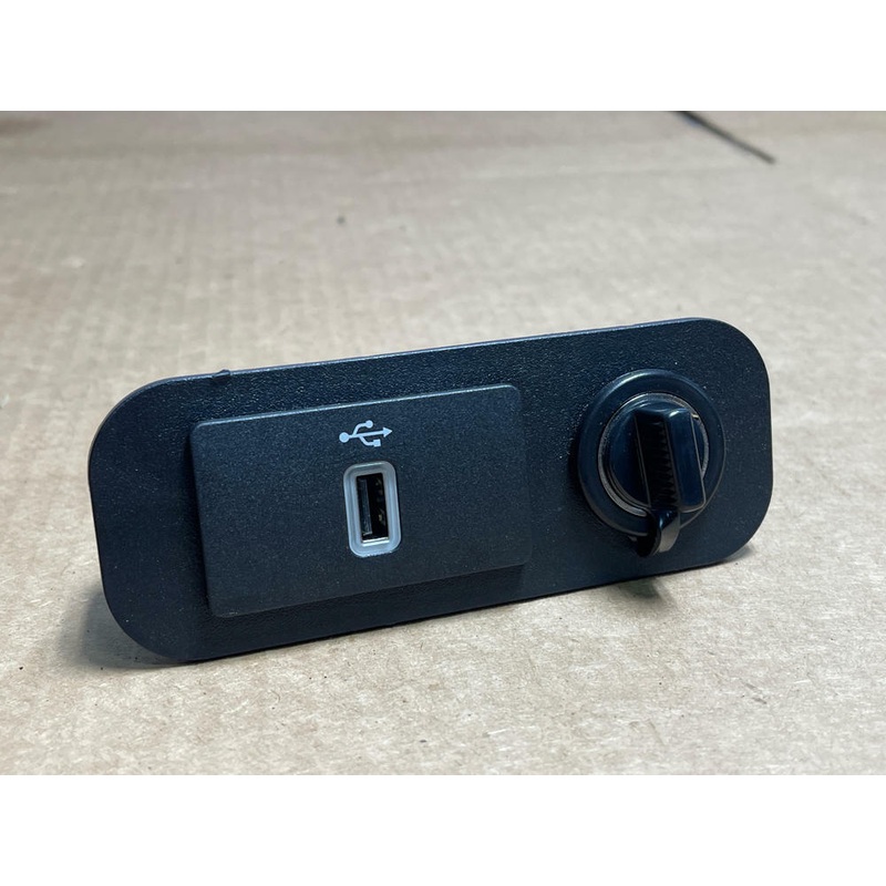 2018-23 Ford Mustang GT Interior Charging Block 194