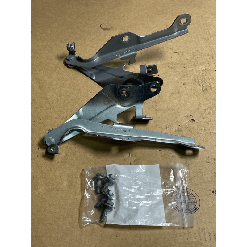 2018-23 Ford Mustang GT Trunk Hinges Pair 206