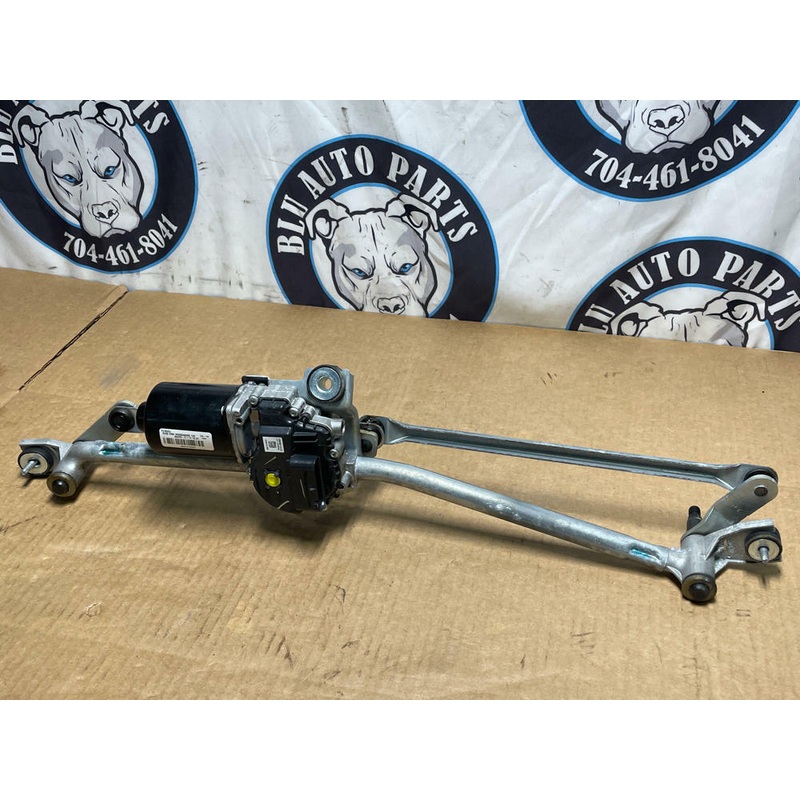 2018-23 Ford Mustang Wiper Arm Assembly & Motor 197