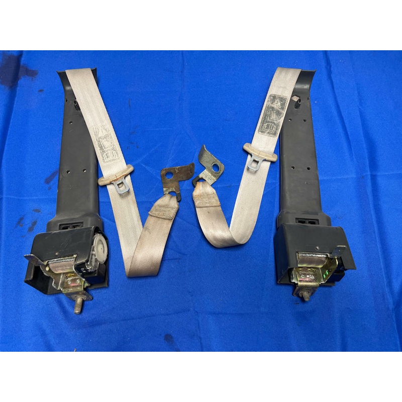 1999-04 Ford Mustang Convertible Parchment Rear Seat Belts Pair 146
