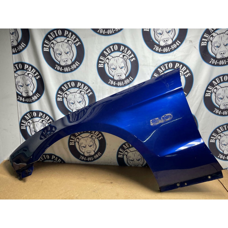 2011-14 Ford Mustang Driver LH OEM Fender ( Minor Damage) 192