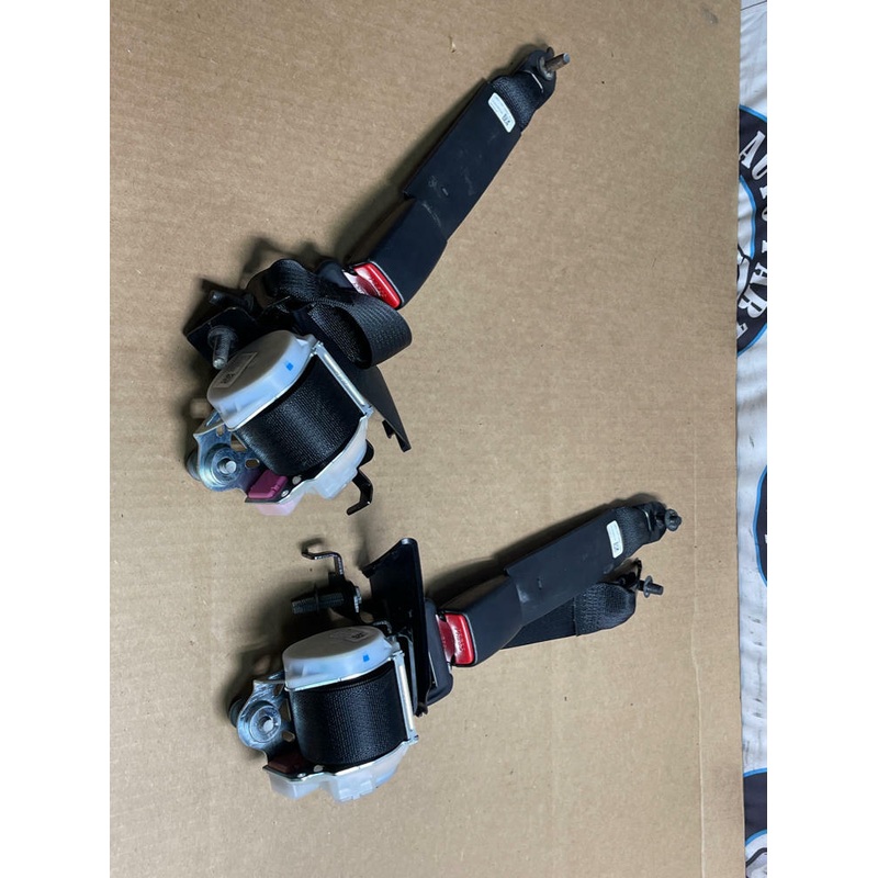 2015-17 Ford Mustang Rear Seat Belt Assembly Pair 210