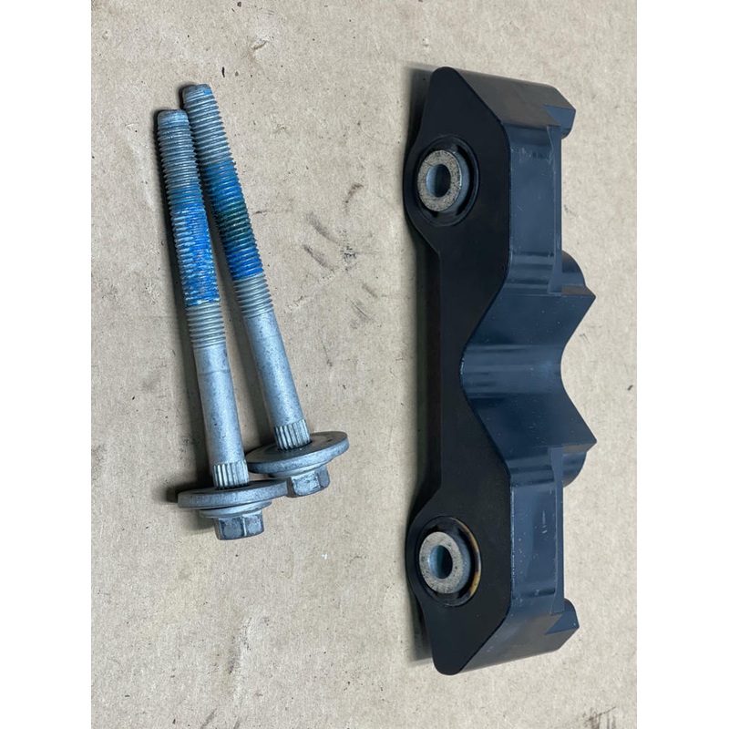 2018-23 Ford Mustang GT MT82 Transmission Mounting Bracket 204