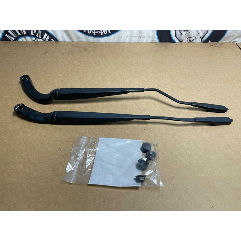 2018-23 Ford Mustang Wiper Arms 217