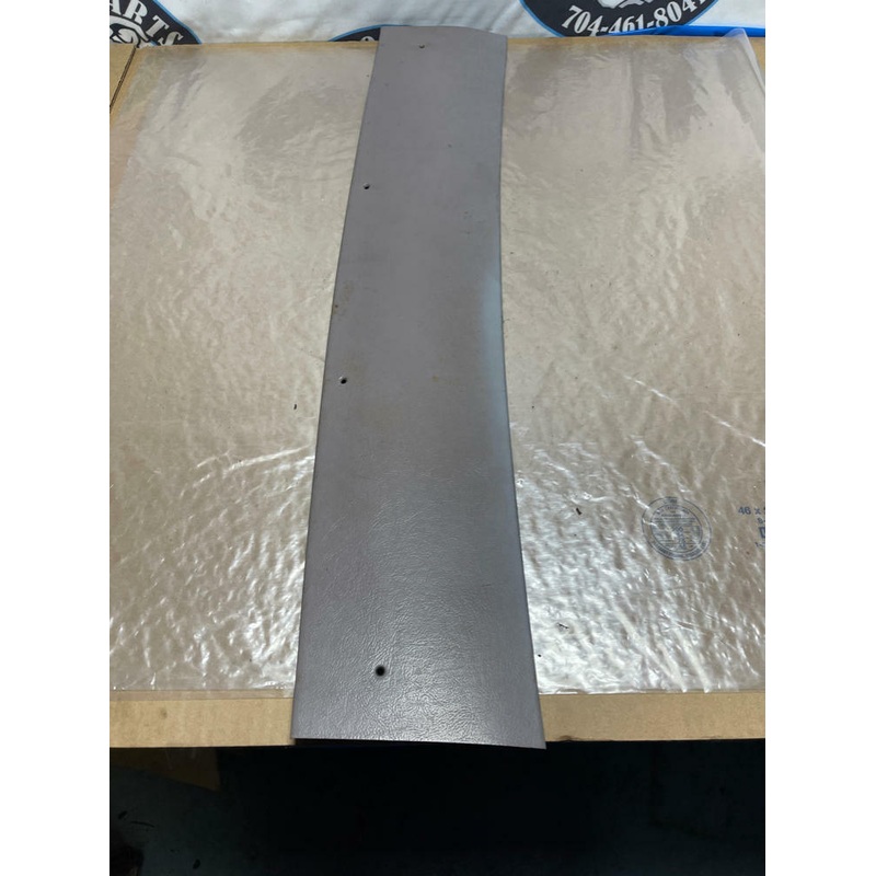 1987-93 Ford Mustang GT Rear Hatch Center Trim Piece 201
