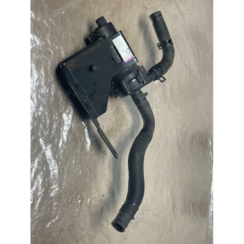 2003-04 Ford Mustang SVT Cobra Heat Exchanger Pump, Bracket, & Hoses 208