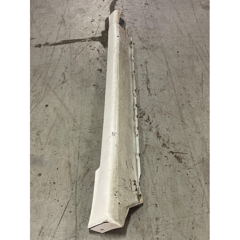 2003-04 Ford Mustang SVT Cobra Passenger Oxford White Side Skirt 208