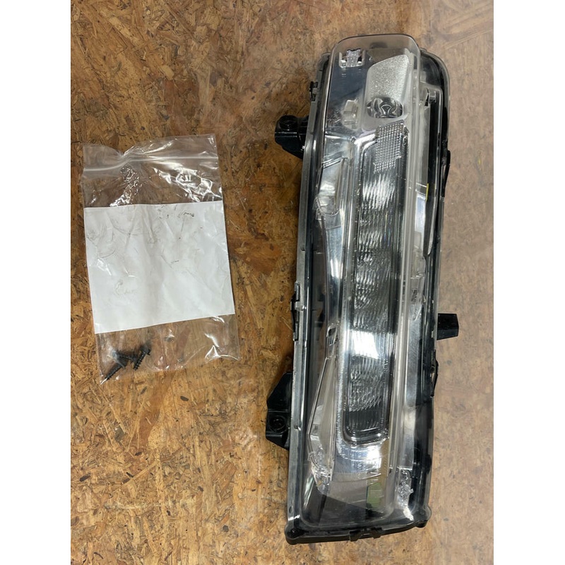 2015-23 Ford Mustang GT S550 5.0 Passenger RH Fog Light Turn Signal 216