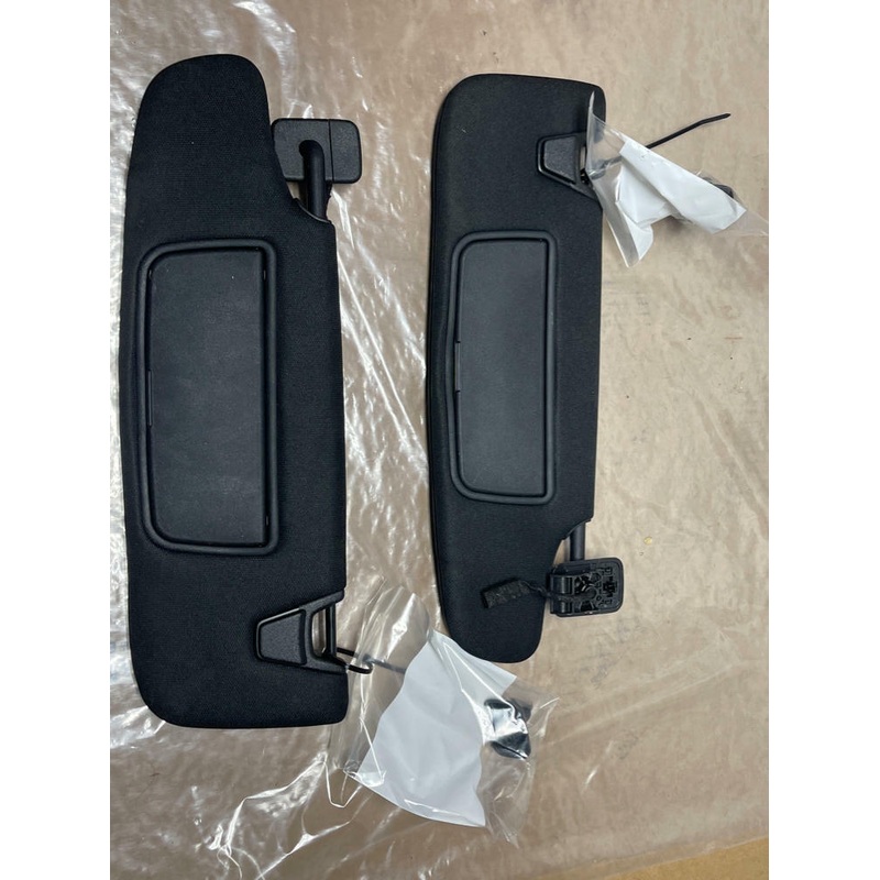 2018-23 Ford Mustang GT HomeLink Sunvisors Pair 212