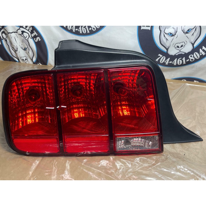 2007-09 Ford Mustang GT500 KR 1800 Miles OEM Driver Tail Light 226