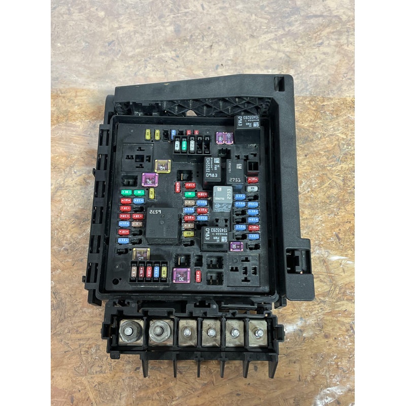2016-23 Chevrolet Camaro SS 38k Miles Fuse Box OEM 199