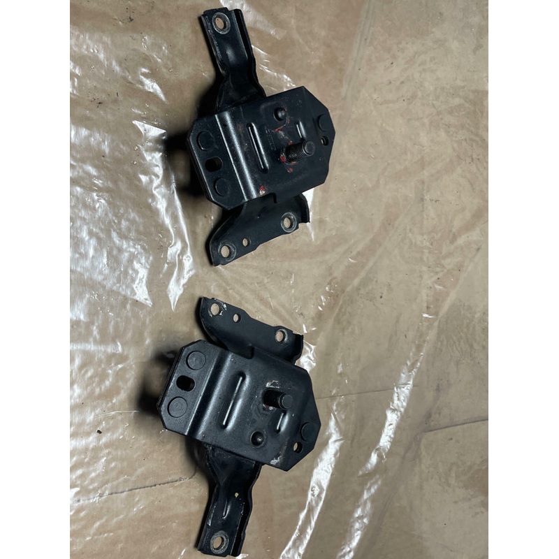 1999-01 Ford Mustang SVT Engine Mounts 4.6 V8 233