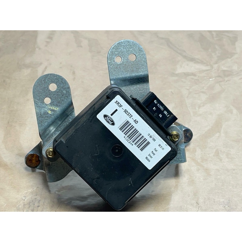 1999-01 Ford Mustang SVT Fuel Pump Driver Module 233