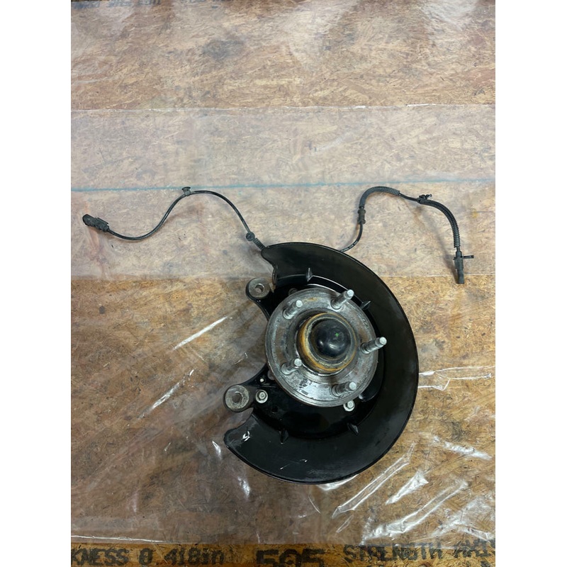 2011-14 Ford Mustang GT V6 Passenger RH Spindle 239