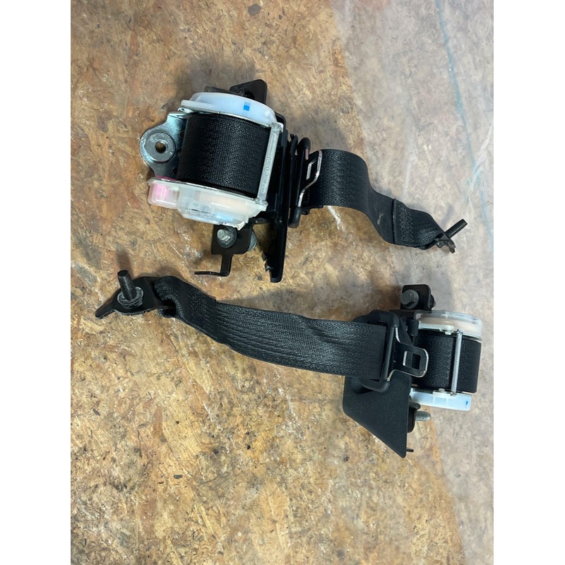 2015-17 Ford Mustang GT 5.0 S550 Coupe Rear Seat Belts Pair 211
