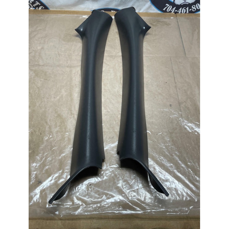 2003-04 Ford Mustang SVT Cobra Convertible Interior A-Pillars 252