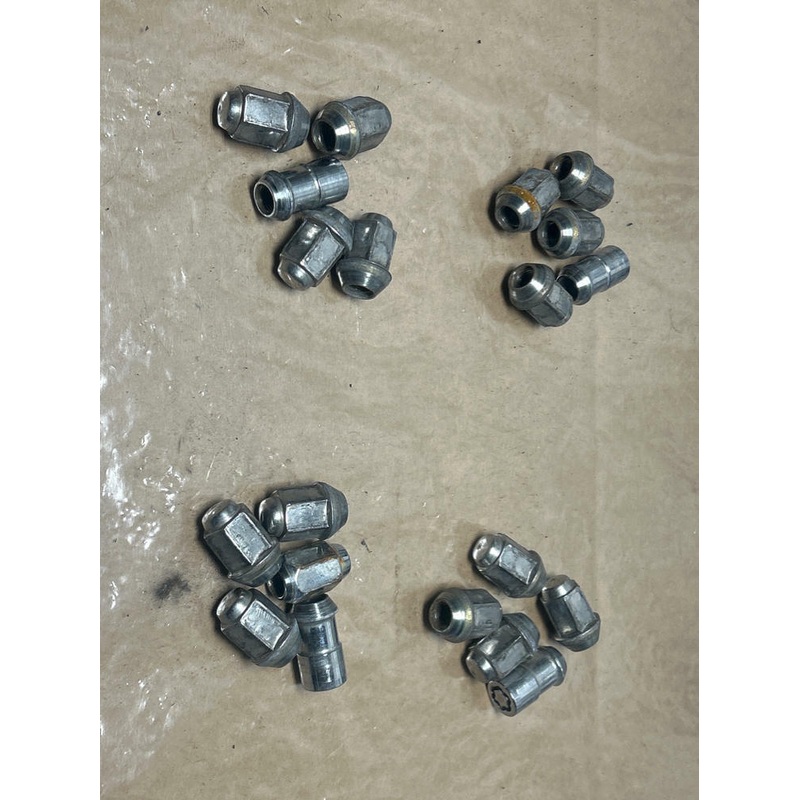 2003-04 Ford Mustang SVT Cobra Lug Nut Set 235