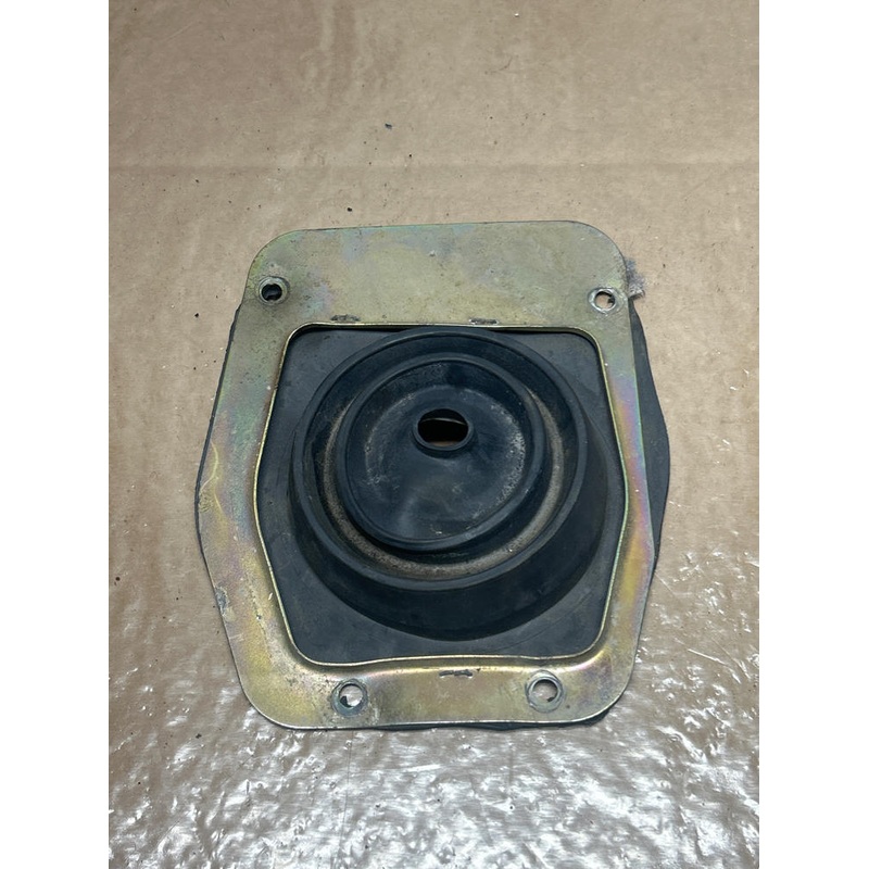 2003-04 Ford Mustang SVT Cobra OEM T56 Shift Isolator 235