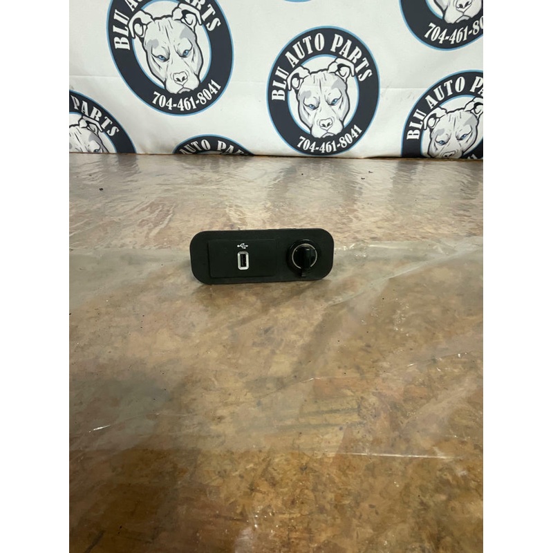 2015-23 Ford Mustang GT S550 5.0 Media USB Hub 223