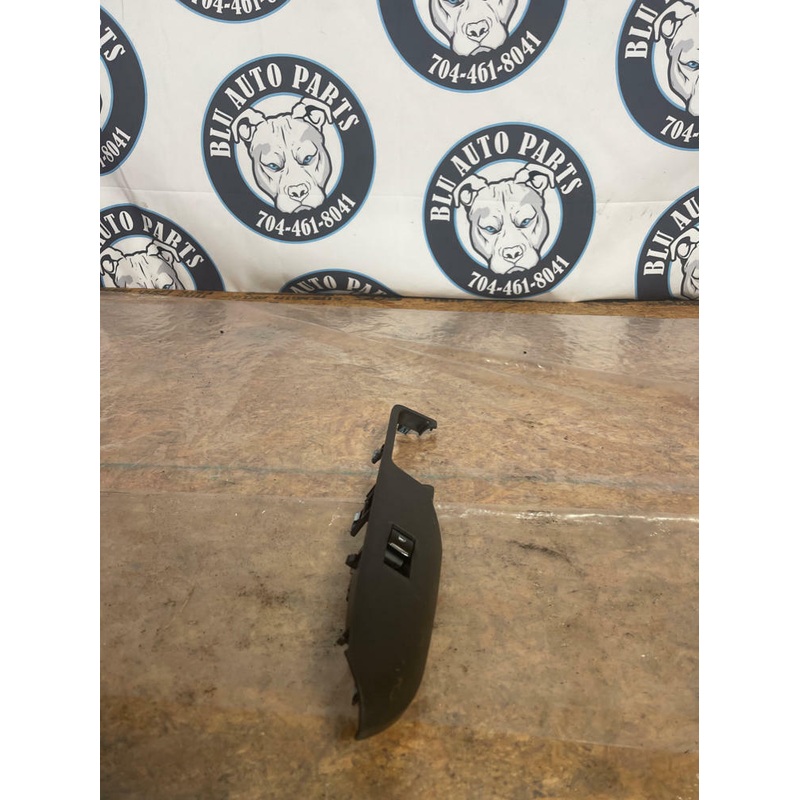 2018-23 Ford Mustang GT 5.0 Door Switch Panel passenger side 223