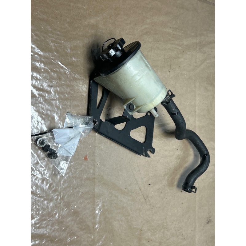 1999-01 Ford Mustang SVT Cobra Power Steering Resevoir, Bracket, & Hose 234