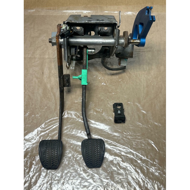 1999-04 Ford Mustang Manual 5 Speed 6 Speed Pedal Assembly 234