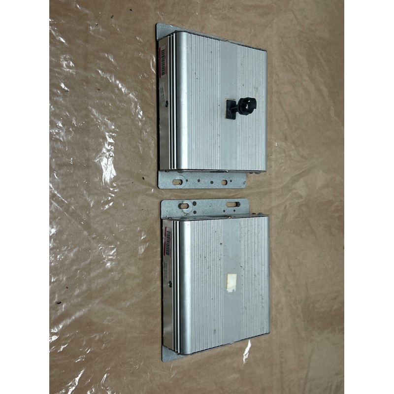 1999-04 Ford Mustang OEM Amplifiers Pair 234