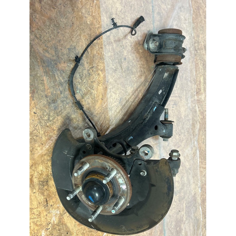 2011-14 Ford Mustang GT 5.0 Passenger RH Suspension Control Arm Spindle  231