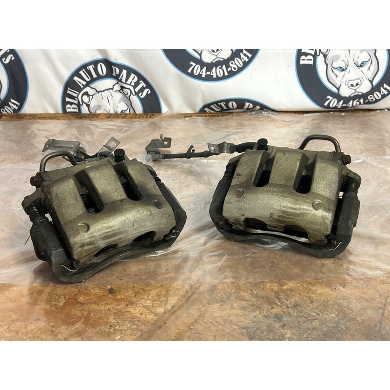 2011-14 Ford Mustang GT Front Brake Calipers Pair (Base Model) 231