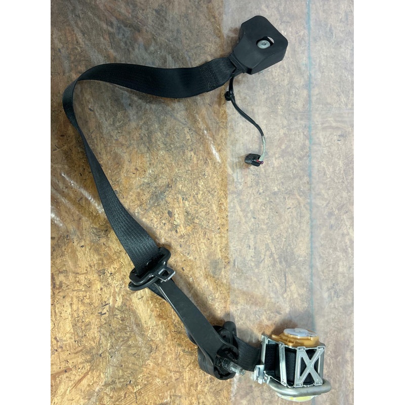 2011-14 Ford Mustang RH Passenger Seat Belt 231