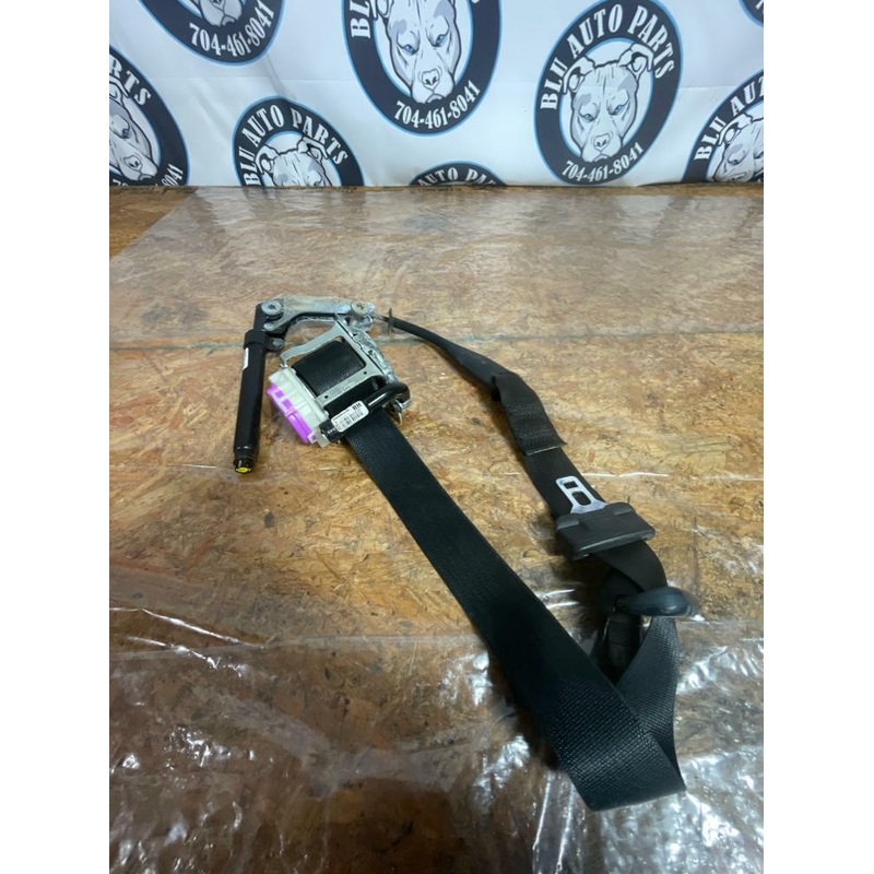 2015-17 Ford Mustang GT Passenger Front RH Seat Belt 224
