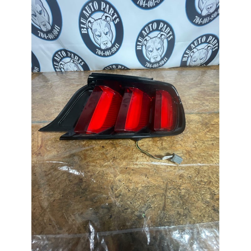 2015-17 Ford Mustang GT Passenger RH Rear Taillight 224