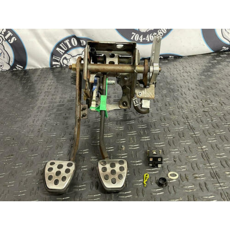 2003-04 Ford Mustang SVT Cobra Pedal Assembly Clutch & Brake Pedal 273