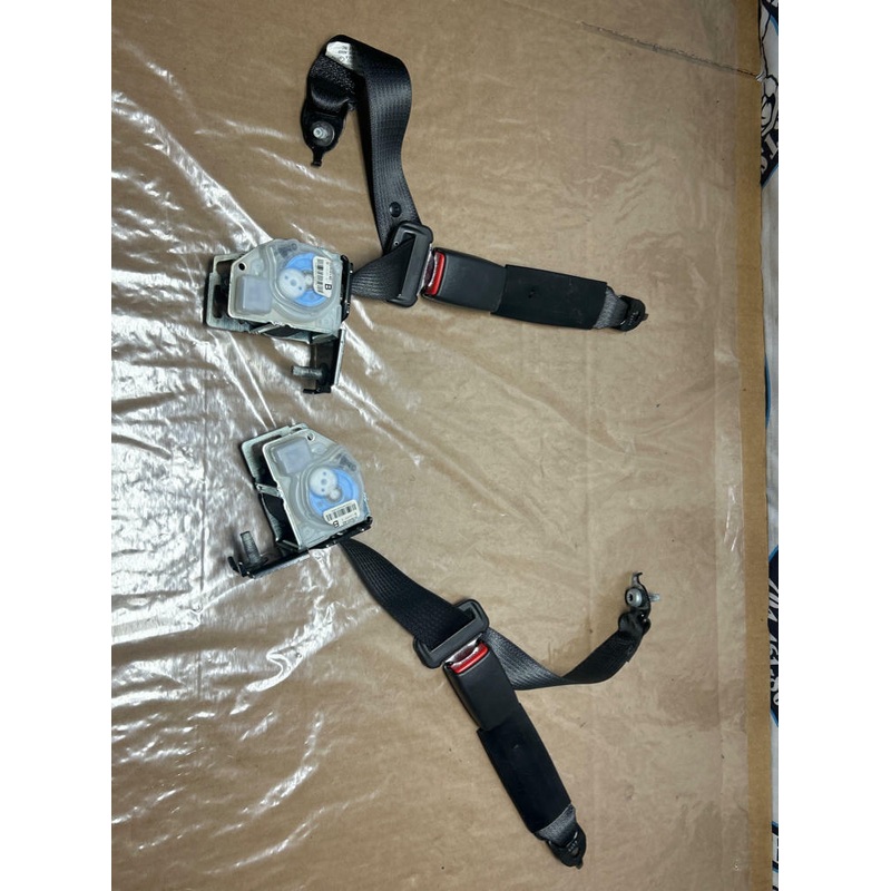 2013-14 Ford Mustang GT Rear Seat Belts Pair RH LH 232