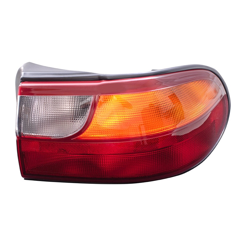 Brock Replacement Passenger Side Tail Light Assembly with Circuit Board Quarter Mounted Compatible with 1997-2003 Malibu 15894726